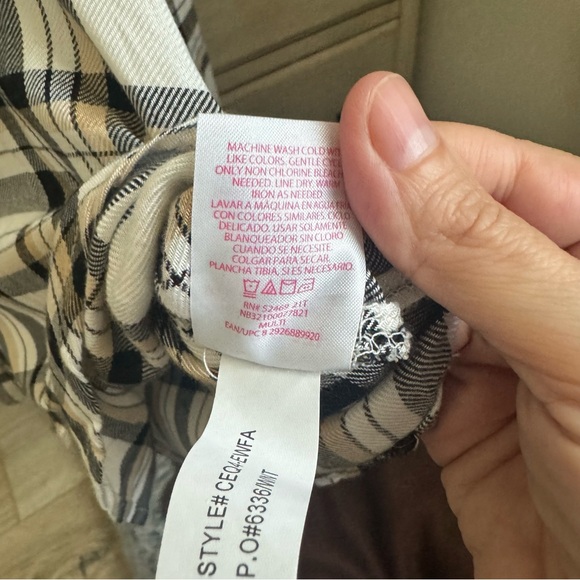 No Boundaries Plaid Button Up - Picture 5 of 6